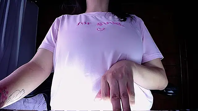 Snapshot of Maira_B chatting on 11-15-25, 06:48 Maira B online show from 11-15-25, 06:48