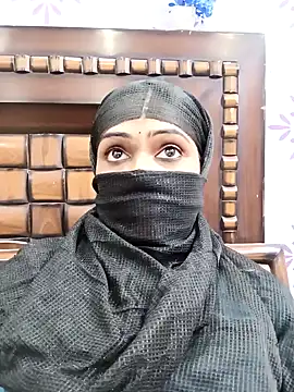 Snapshot of Yours-Bebo chatting on 01-21-25, 06:23 Yours-Bebo online show from 01-21-25, 06:23