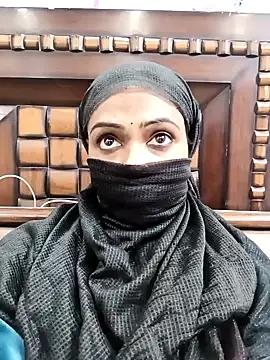 Snapshot of Yours-Bebo chatting on 01-21-25, 09:25 Yours-Bebo online show from 01-21-25, 09:25