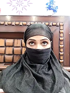 Snapshot of Yours-Bebo chatting on 01-22-25, 07:25 Yours-Bebo online show from 01-22-25, 07:25