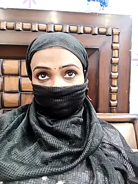 Snapshot of Yours-Bebo chatting on 01-22-25, 03:18 Yours-Bebo online show from 01-22-25, 03:18