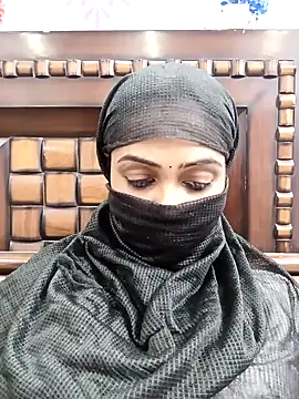 Snapshot of Yours-Bebo chatting on 01-22-25, 06:31 Yours-Bebo online show from 01-22-25, 06:31