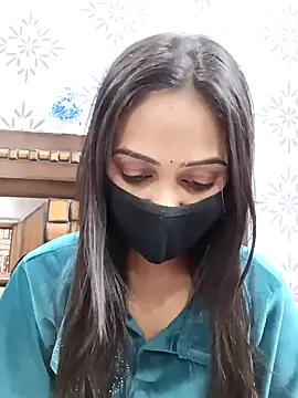 Snapshot of Yours-Bebo chatting on 02-06-25, 10:15 Yours-Bebo online show from 02-06-25, 10:15