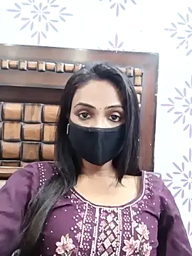 Snapshot of Yours-Bebo chatting on 03-17-25, 11:00 Yours-Bebo online show from 03-17-25, 11:00