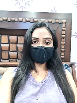 Snapshot of Yours-Bebo chatting on 12-19-25, 01:18 Yours-Bebo online show from 12-19-25, 01:18