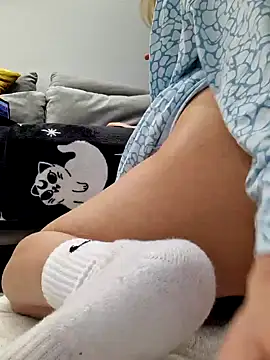 Miss    Mia  online show from 01-16-25, 03:24