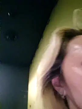 Miss    Mia  online show from 02-14-25, 04:52