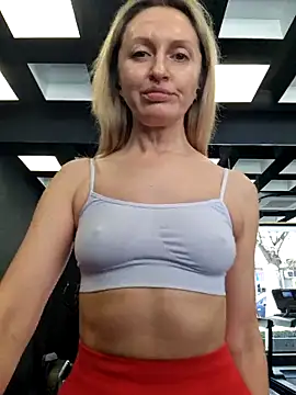 Miss    Mia  online show from 03-06-25, 10:09