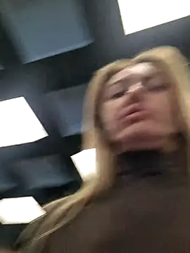 Miss    Mia  online show from 01-17-26, 09:36