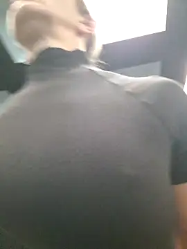 Miss    Mia  online show from 04-21-26, 08:09