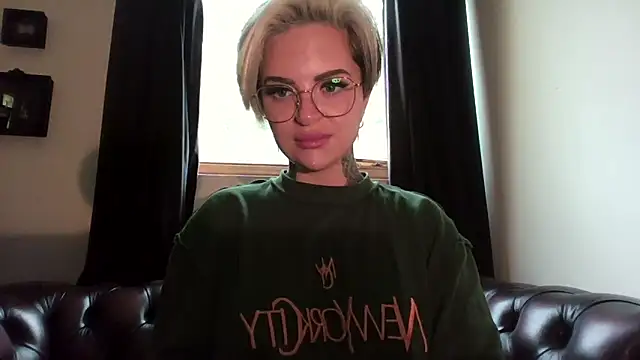 Snapshot of Rubyrichhxo chatting on 10-19-25, 09:10 Rubyrichhxo online show from 10-19-25, 09:10