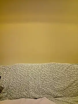 Snapshot of minierose chatting on 11-18-25, 04:28 minierose online show from 11-18-25, 04:28