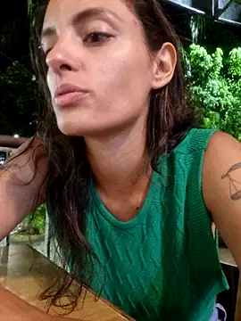 Snapshot of liquorlipsoficial chatting on 01-29-25, 10:11 liquorlipsoficial online show from 01-29-25, 10:11