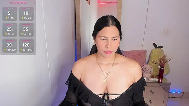 Snapshot of hellensexy chatting on 09-28-25, 04:01 hellensexy online show from 09-28-25, 04:01