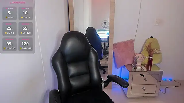 Snapshot of hellensexy chatting on 11-01-25, 09:39 hellensexy online show from 11-01-25, 09:39