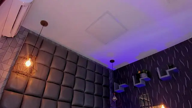 megan woll online show from 03-14-26, 07:30