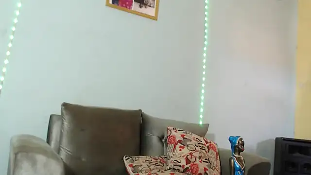 Snapshot of Amazing12inch chatting on 12-07-24, 02:46 Amazing12inch online show from 12-07-24, 02:46