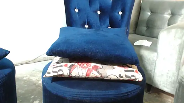 Snapshot of Amazing12inch chatting on 12-09-24, 09:48 Amazing12inch online show from 12-09-24, 09:48