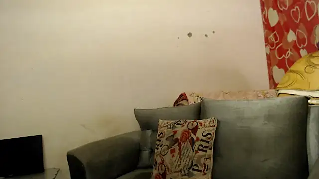 Snapshot of Amazing12inch chatting on 12-17-24, 05:07 Amazing12inch online show from 12-17-24, 05:07