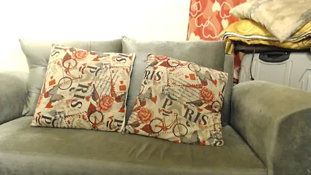 Snapshot of Amazing12inch chatting on 12-26-24, 07:24 Amazing12inch online show from 12-26-24, 07:24