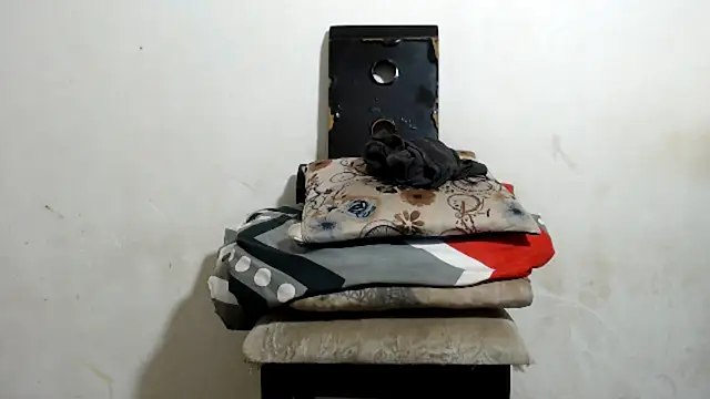 Snapshot of Amazing12inch chatting on 01-15-25, 08:20 Amazing12inch online show from 01-15-25, 08:20