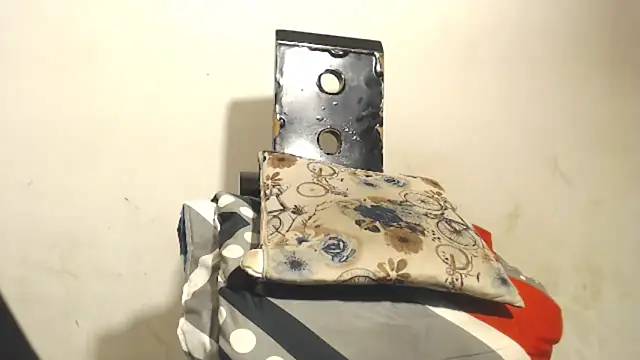 Snapshot of Amazing12inch chatting on 01-18-25, 06:24 Amazing12inch online show from 01-18-25, 06:24