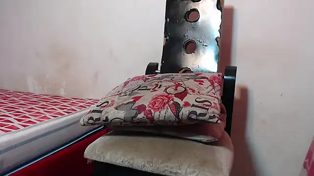 Snapshot of Amazing12inch chatting on 02-25-25, 09:57 Amazing12inch online show from 02-25-25, 09:57