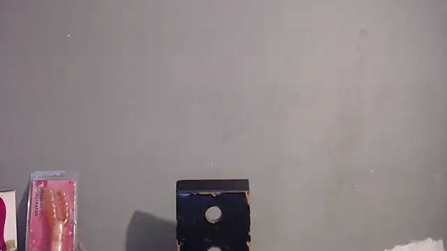 Snapshot of Amazing12inch chatting on 10-24-25, 04:53 Amazing12inch online show from 10-24-25, 04:53