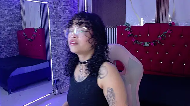 miahernadez303av online show from 04-25-26, 11:57