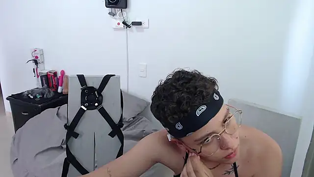 Antonella Cruz02 online show from 03-16-25, 08:11