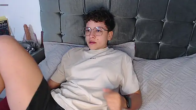 Antonella Cruz02 online show from 04-22-26, 03:09