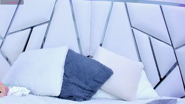  aurora18  online show from 01-16-25, 03:23