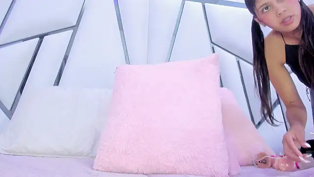  aurora18  online show from 01-22-25, 04:23