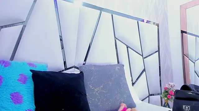  aurora18  online show from 03-14-25, 04:21