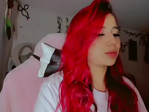 Snapshot of madisonx17 chatting on 01-06-25, 04:26 madisonx17 online show from 01-06-25, 04:26