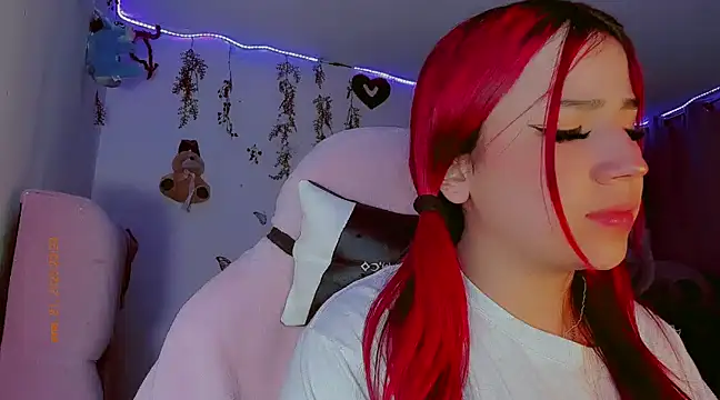 Snapshot of madisonx17 chatting on 01-22-25, 04:34 madisonx17 online show from 01-22-25, 04:34