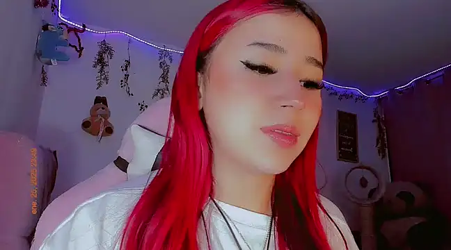 Snapshot of madisonx17 chatting on 01-26-25, 04:51 madisonx17 online show from 01-26-25, 04:51