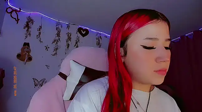 Snapshot of madisonx17 chatting on 01-27-25, 01:48 madisonx17 online show from 01-27-25, 01:48