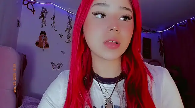 Snapshot of madisonx17 chatting on 01-28-25, 11:17 madisonx17 online show from 01-28-25, 11:17