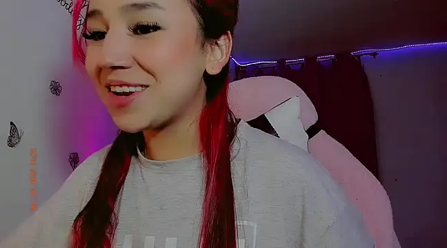 Snapshot of madisonx17 chatting on 02-26-25, 11:26 madisonx17 online show from 02-26-25, 11:26