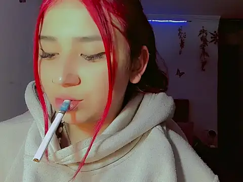 Snapshot of madisonx17 chatting on 09-30-25, 12:15 madisonx17 online show from 09-30-25, 12:15