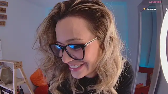 Lucy Princes online show from 01-01-25, 01:26