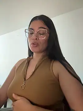 CamilaSofiia online show from 12-16-25, 02:49