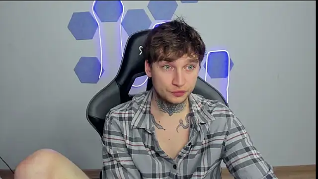 Chris Tyson online show from 12-18-24, 03:47