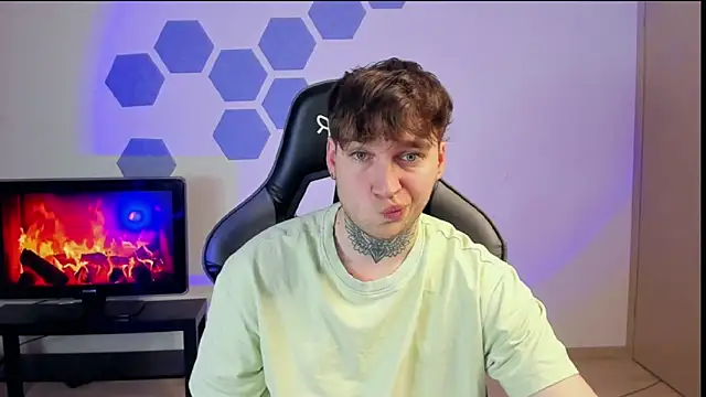 Chris Tyson online show from 02-02-25, 01:02