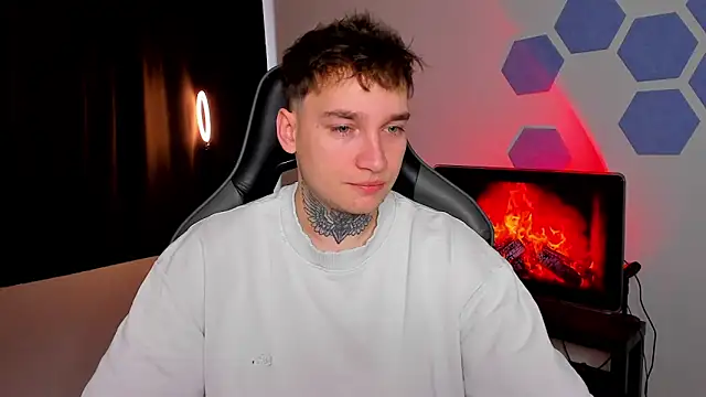 Chris Tyson online show from 11-25-25, 06:57