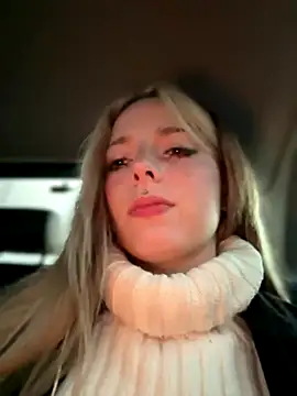 LoraaDoll online show from 09-25-25, 03:49