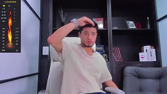 Snapshot of EdwardRoss_ chatting on 02-10-25, 08:00 EdwardRoss online show from 02-10-25, 08:00