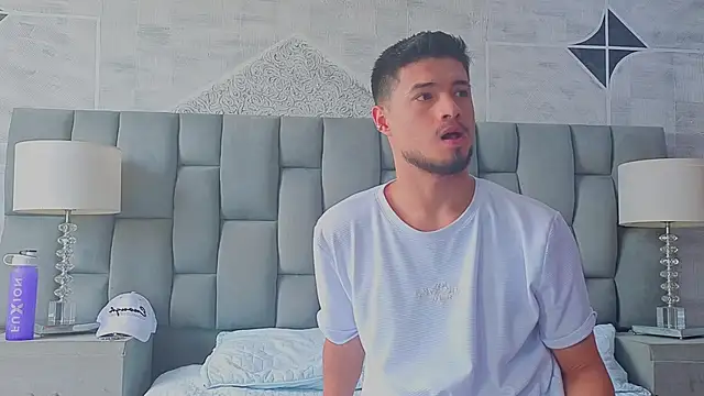 Snapshot of EdwardRoss_ chatting on 09-27-25, 05:07 EdwardRoss online show from 09-27-25, 05:07