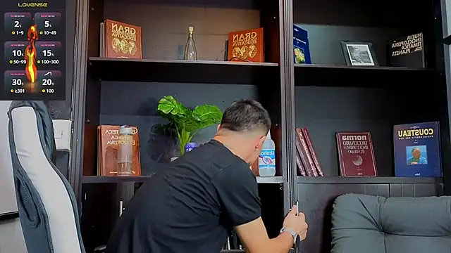 Snapshot of EdwardRoss_ chatting on 09-30-25, 08:36 EdwardRoss online show from 09-30-25, 08:36